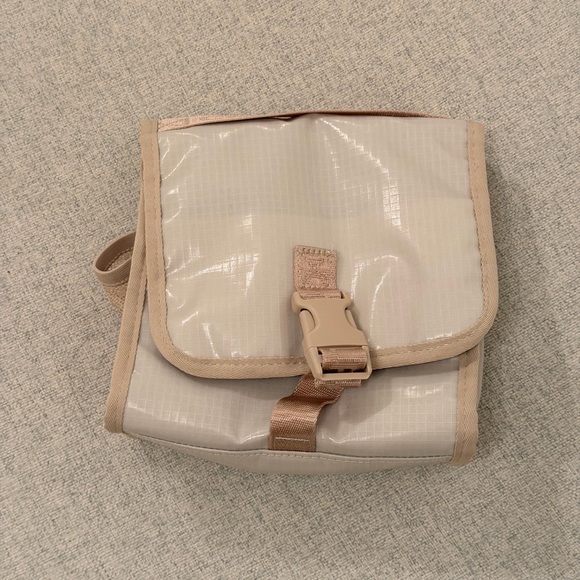 Calpak Terra Hanging Toiletry Bag - Picture 11 of 15